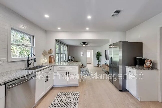 Building Photo - 209 Westfork Dr