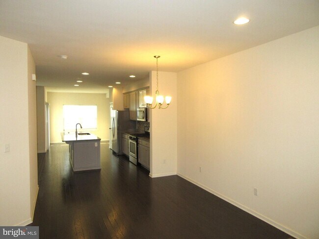 Foto del edificio - 532 Liam Pl