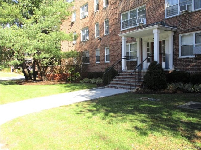 Building Photo - 811 Palmer Rd