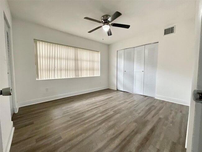 Foto del edificio - 9357 SW 77th Ave