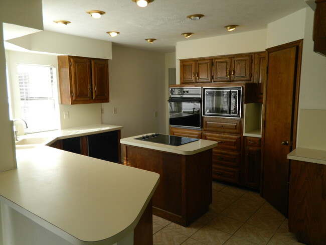 Building Photo - COMING SOON! Stunning 4-Bed, 3-Bath Home w...