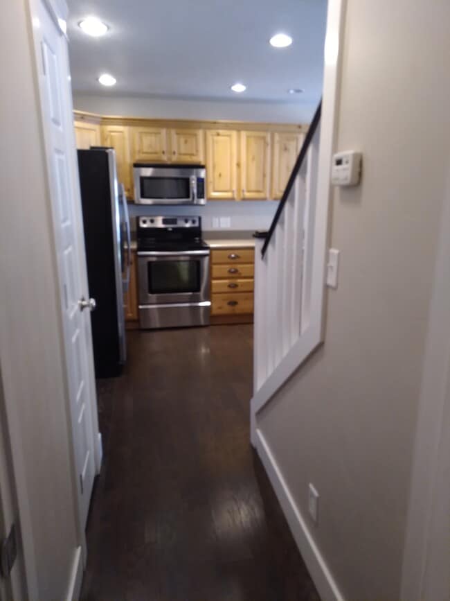 Building Photo - 249 W 1010 S