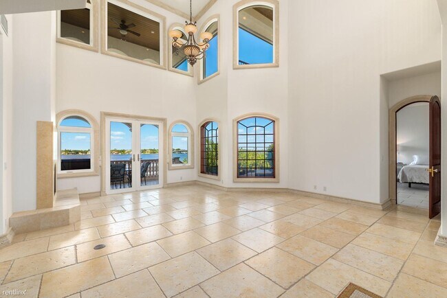 Foto del edificio - 4 br, 3.5 bath House - 8 Saint Lucie Ct