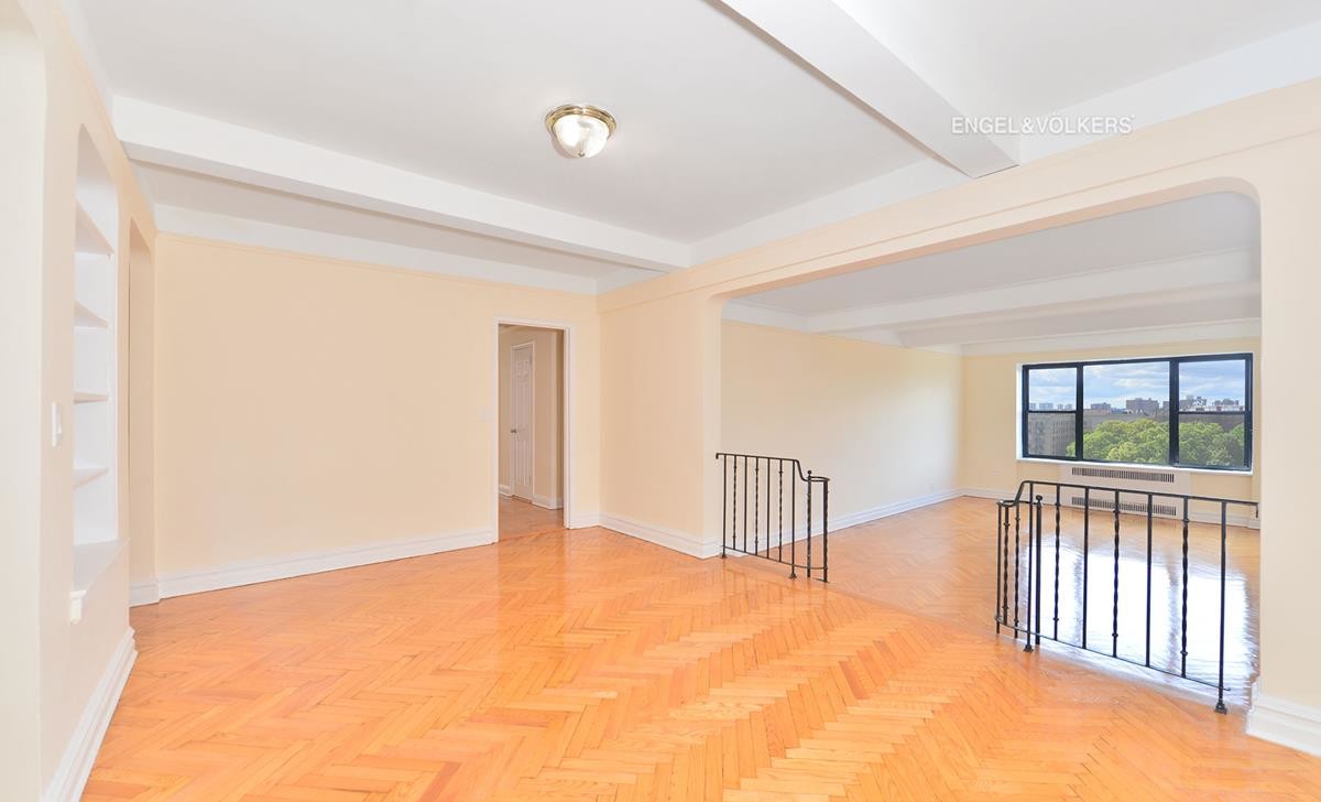 910 Grand Concourse Unit 7A, The Bronx, NY 10451 Room for Rent in