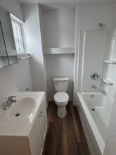 Building Photo - 321 W 5th St