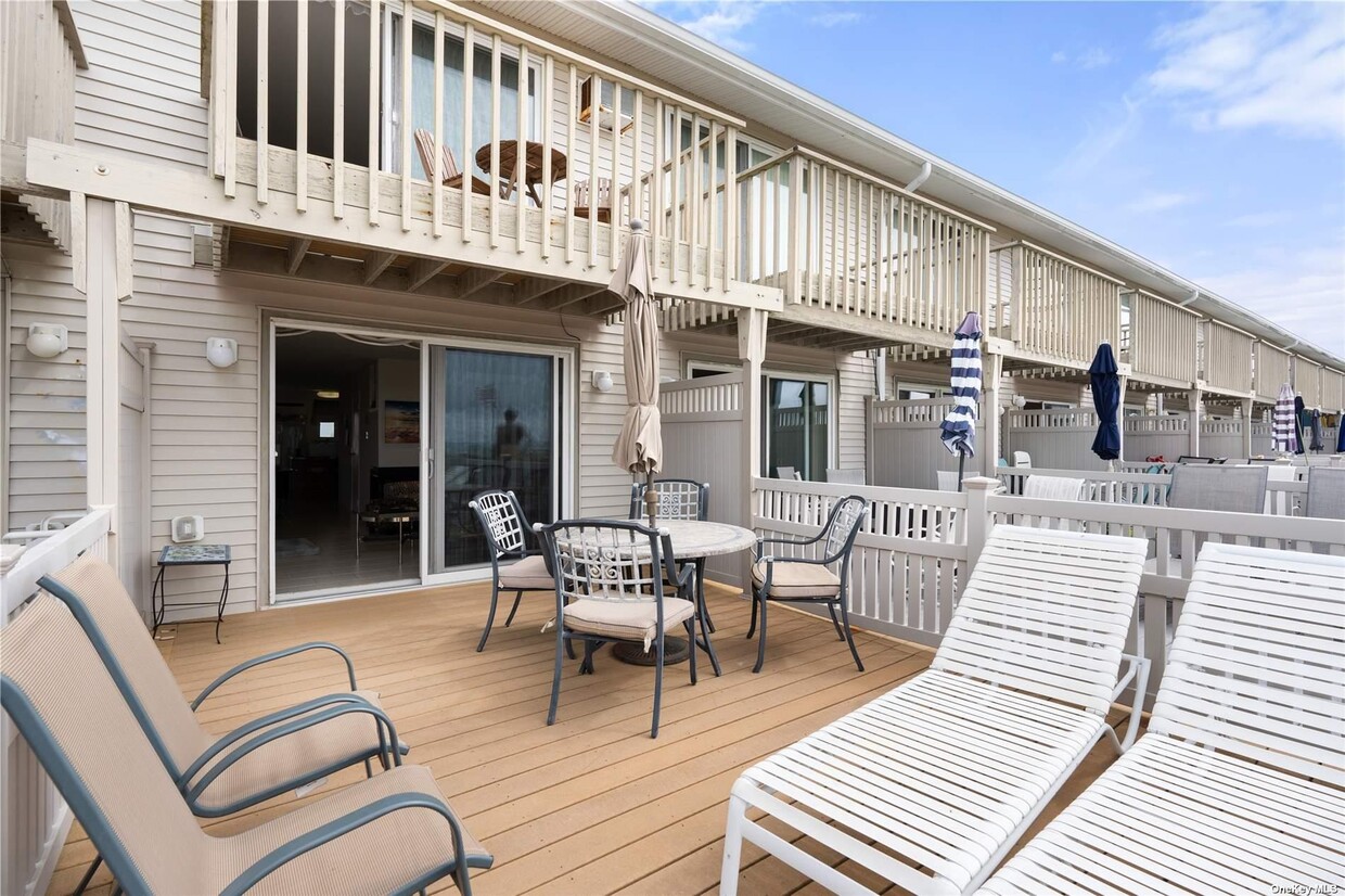 Primary Photo - 575 Dune Rd