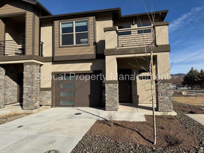 Building Photo - Brand New 3 Bedroom, 2.5 Bath Townhome in ...