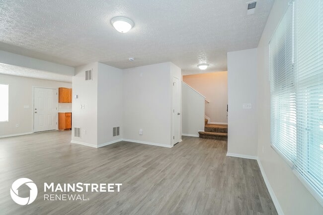 Building Photo - 1852 Meadowlawn Dr