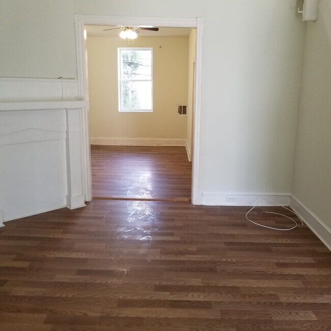 Building Photo - 3 bed 1 bath 1005 s frazier