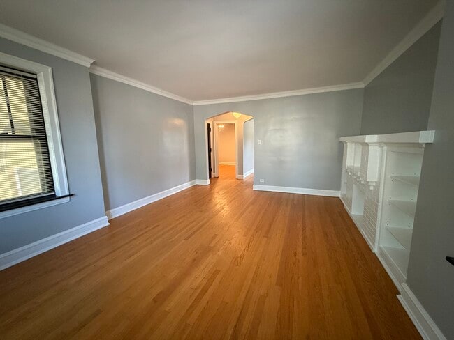 Building Photo - 7759 S Prairie Ave