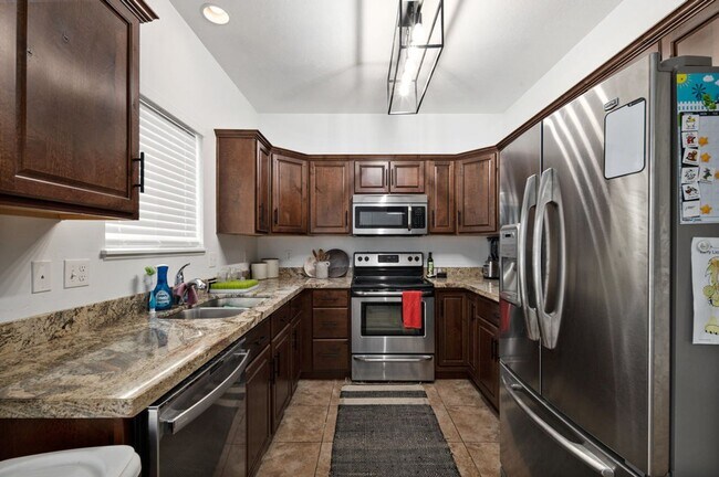 Foto del edificio - Gorgeous Draper Home! Now Leasing!