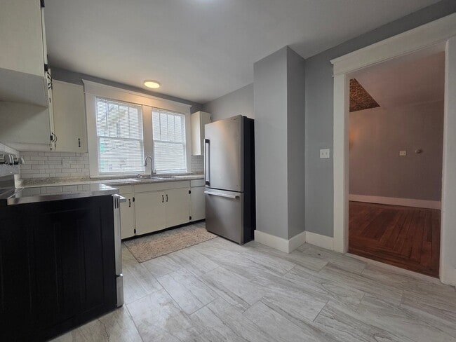 Building Photo - Updated 4-Bedroom, 2-Bath Home in Benton Harbor