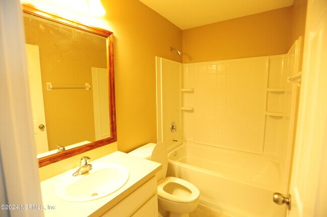 Building Photo - 4853 Parkhurst Pl