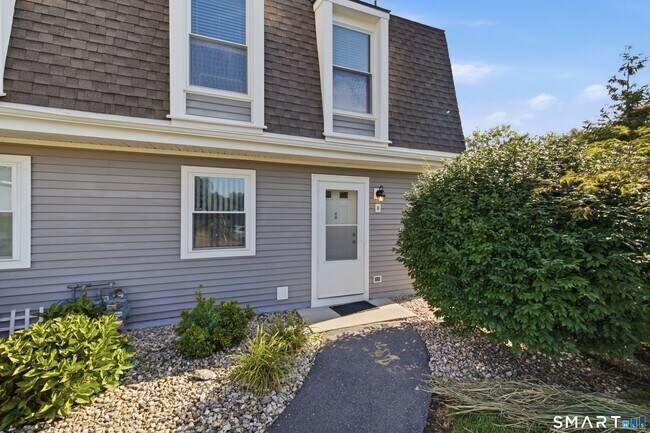Foto del edificio - 117 Brittany Farms Rd