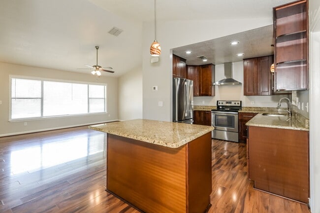 Building Photo - 4946 Irish Moss Dr S