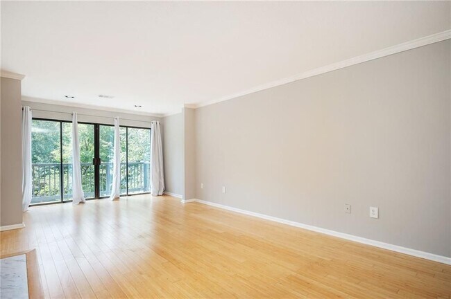 Building Photo - 4303 Pine Heights Dr NE