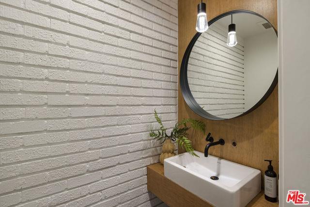 Foto del edificio - 3564 Multiview Dr