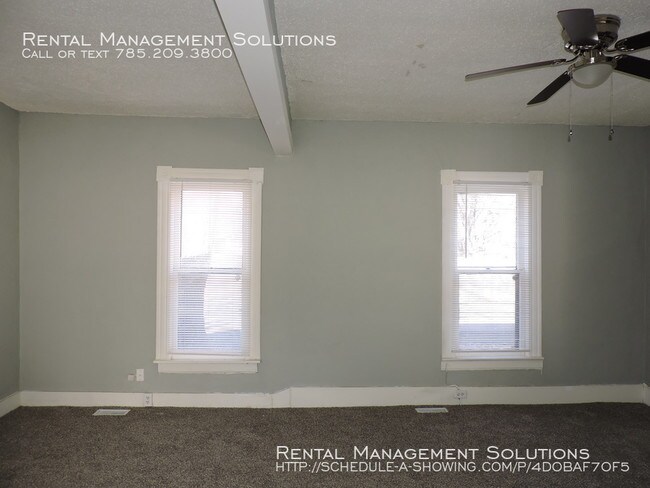 Building Photo - 1835 NW Tyler- MOVE IN SPECIAL