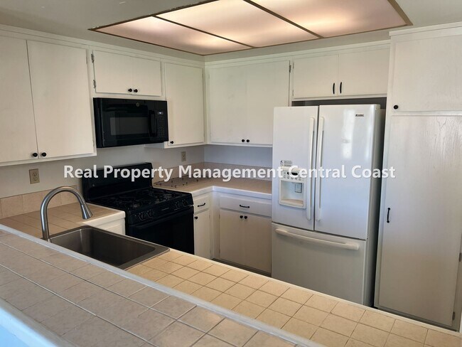 Foto del edificio - LEASE PENDING - 3 BED / 2 BATH, SAN LUIS O...