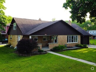 Building Photo - 1313 Biemeret St