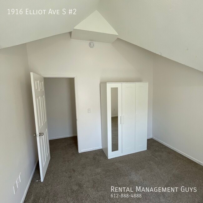 Foto del edificio - 1916 Elliot Ave