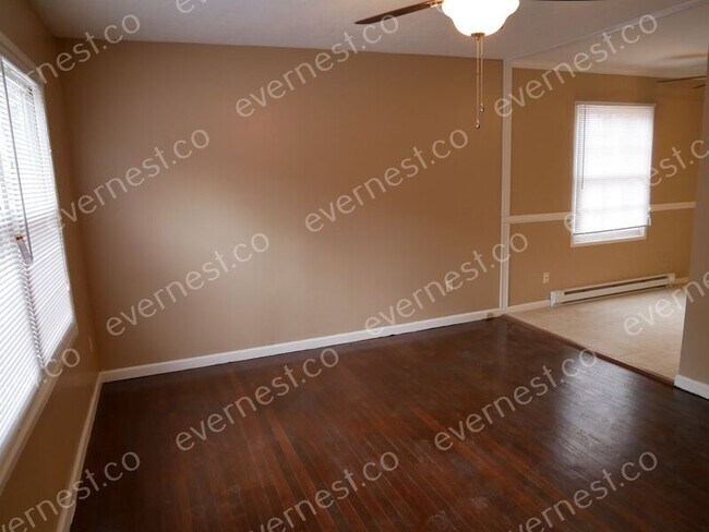 Foto del edificio - 301 Labrook Dr