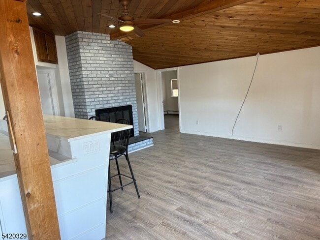 Building Photo - 9 MacDonald Rd