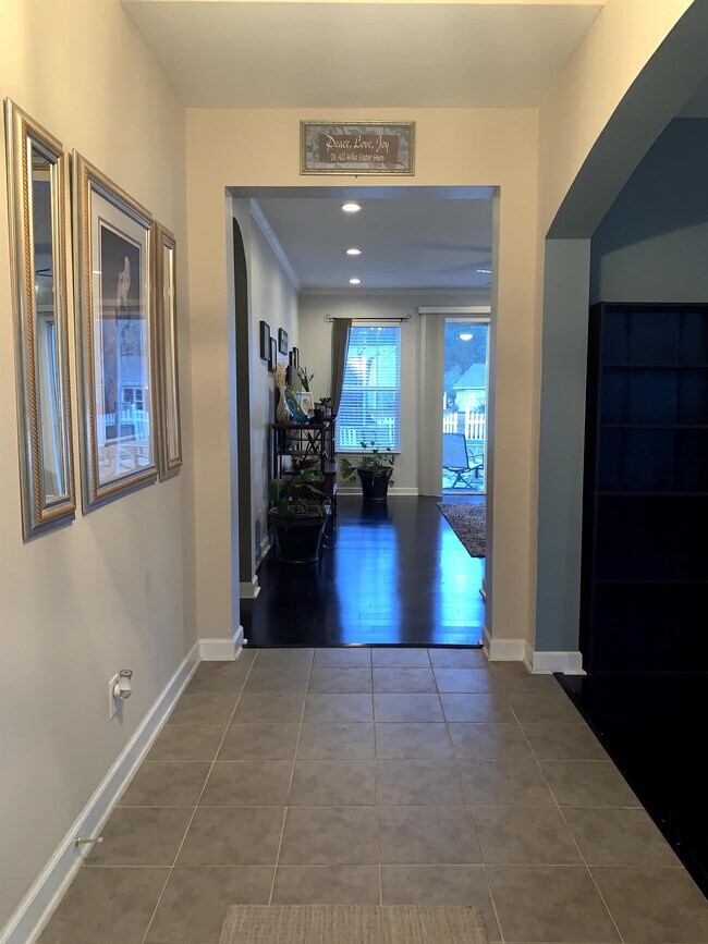 Foto del edificio - 717 Gazania Ln
