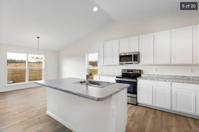 Foto del edificio - 443 Sweetgrass Dr