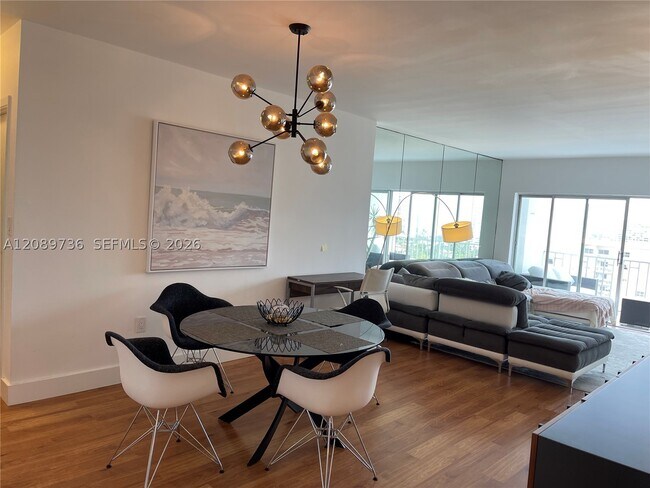 Foto del edificio - 500 Bayview Dr
