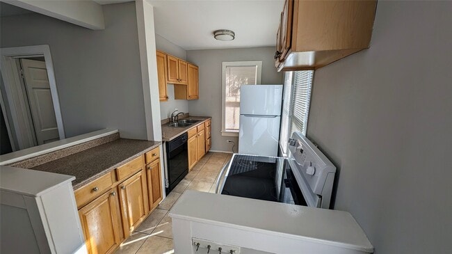 Building Photo - 2409 Ridgewood St