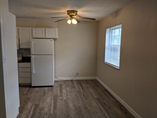 Building Photo - 2 bedroom condo in Coralville