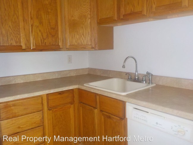Building Photo - 2 br, 2 bath House - 9 Ambassador Dr Unit C