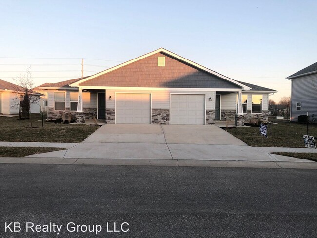 Building Photo - 3 br, 2 bath House - 8230 SW 1st St