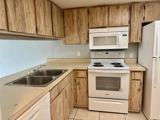 Foto del edificio - 5023 Terrace Palms Cir