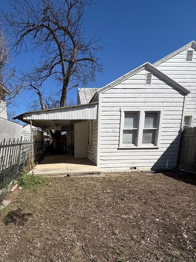 Building Photo - Renovated 3BR Home w/ Hardwood Floors | Water Included – San Antonio