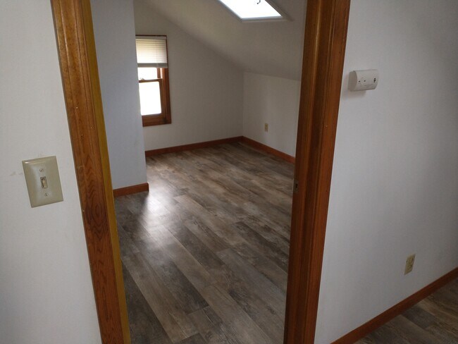 Building Photo - 127 N 4th St