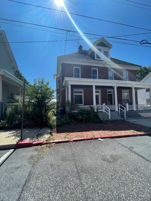 Primary Photo - 502 N Mulberry St