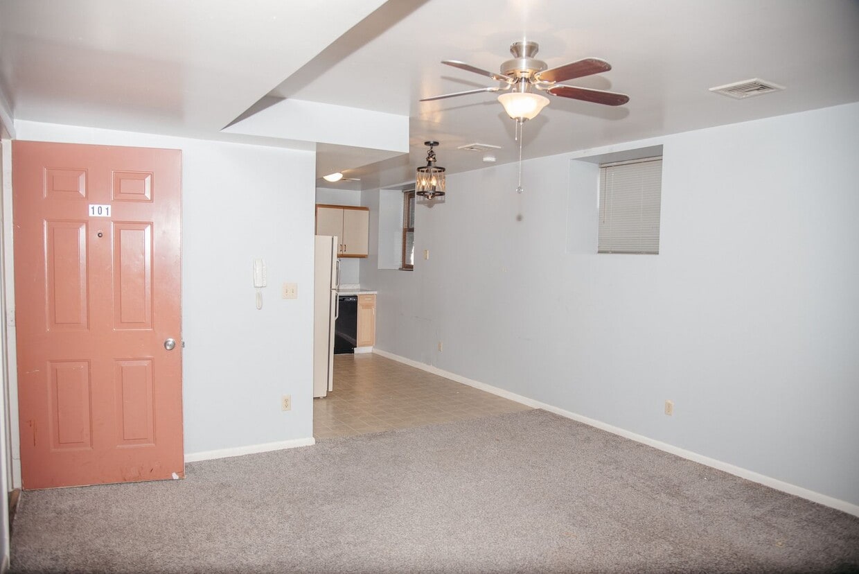 Foto principal - 153 E High St