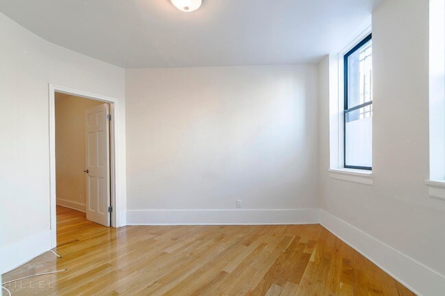 Building Photo - 180 Borinquen Pl