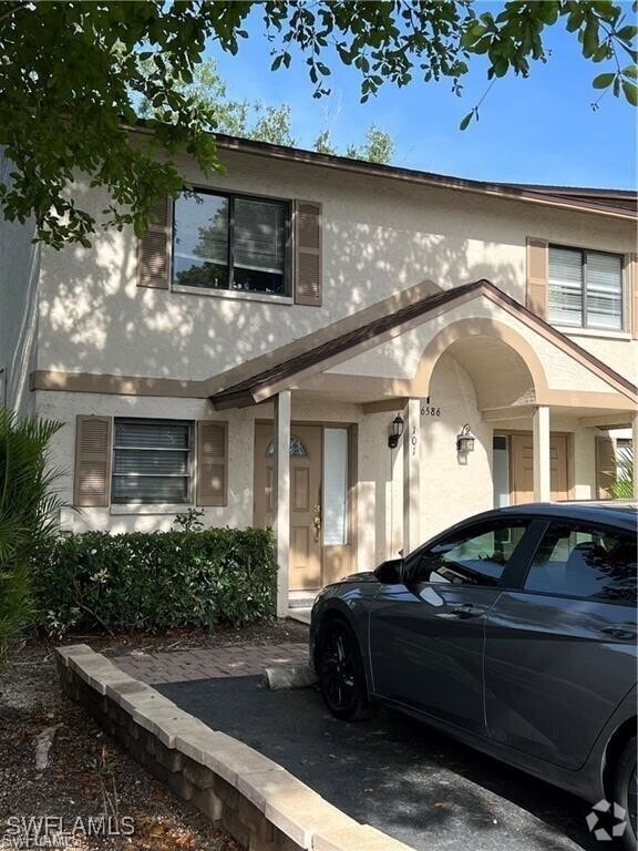 Building Photo - 26586 Southern Pines Dr