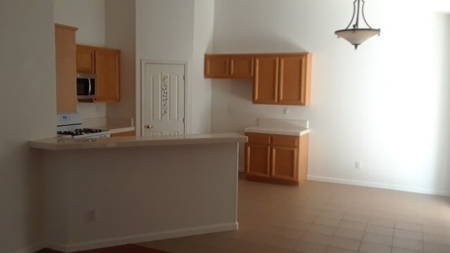 Foto del edificio - Spacious 3 bedroom home near Roseville Gal...