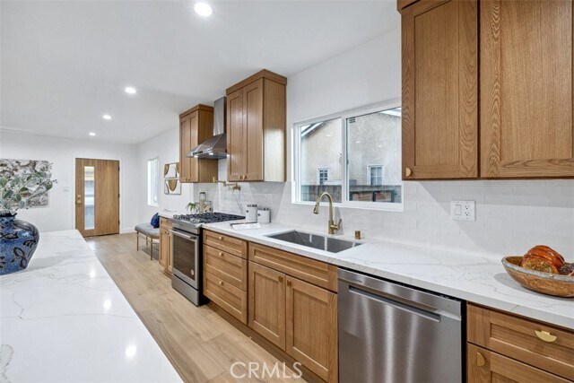 Foto del edificio - 5941 Tobias Ave