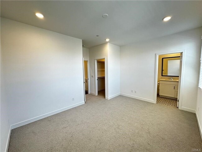Building Photo - 5019 Belmont Ln