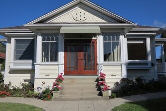 Building Photo - 664 Monterey St