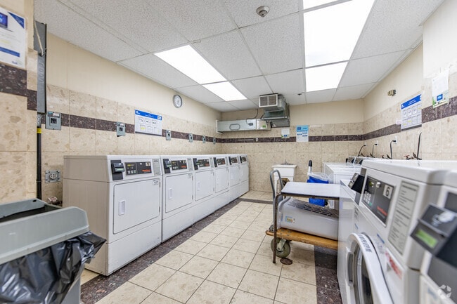 Laundry Room - Rosslyn Residence