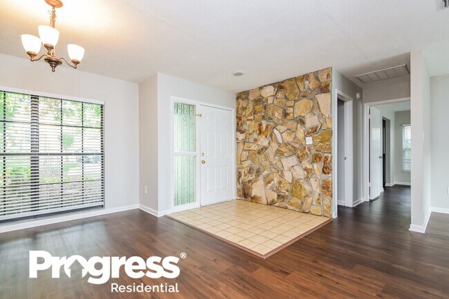 Building Photo - 3819 Cloverhill Ct