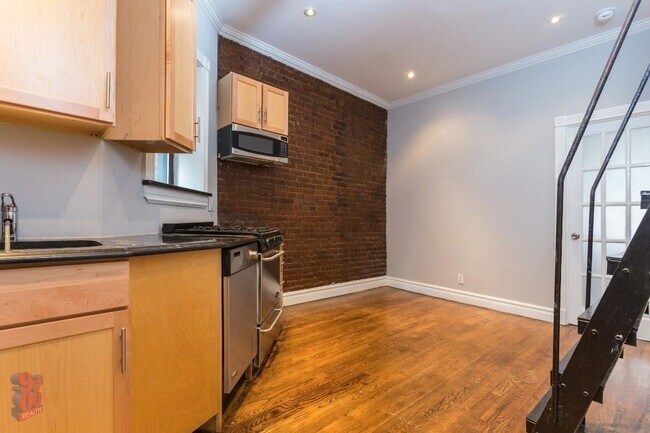 Foto del edificio - 219 E 23rd St