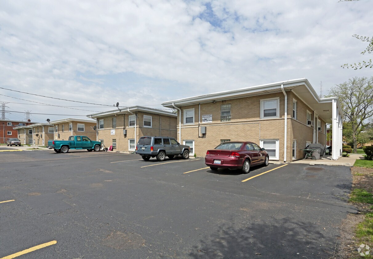 Building Photo - 73 E Blecke Ave