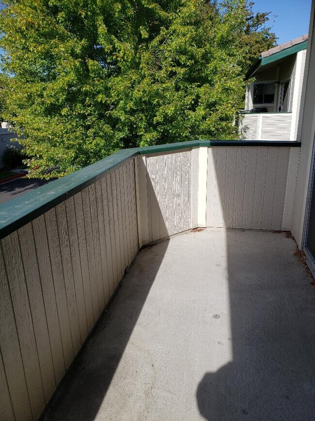 Foto del edificio - 2407 Sunny Slope Dr